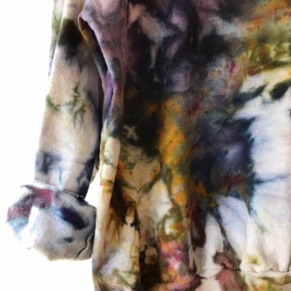 Hand dyed sweatshirt - Picture 2 of 6
